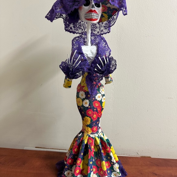 A pair of Paper Mache Skeletons - Picture 6 of 8